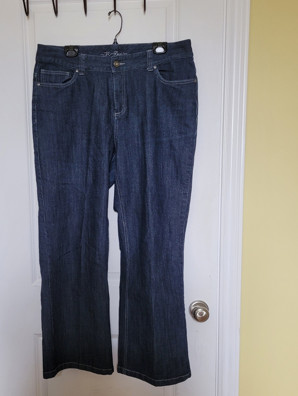 Northern Reflections jeans dark wash plus size embroidered pockets size 16